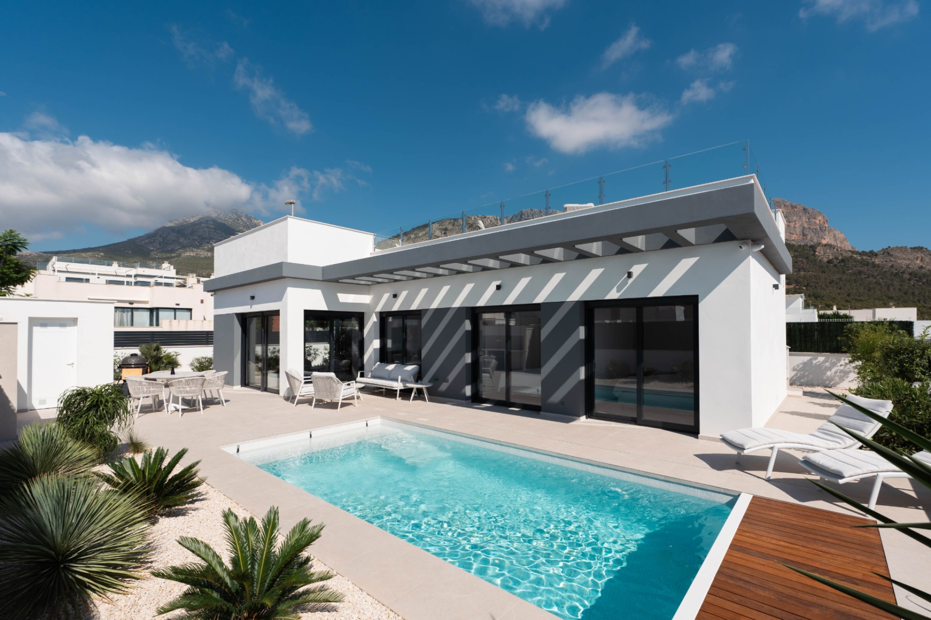 Obra nueva - Villa -
Polop