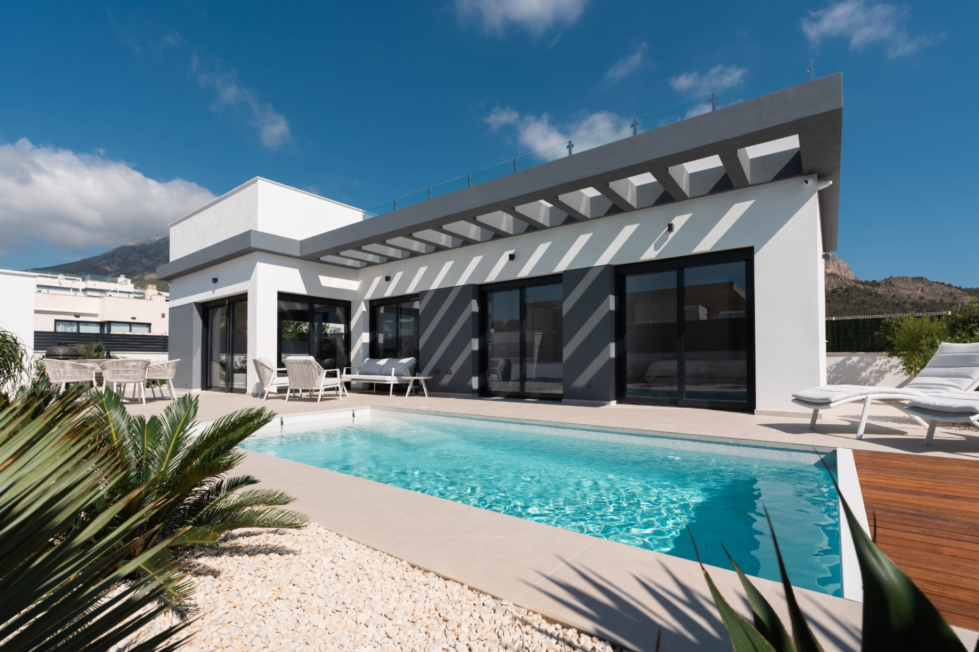 Obra nueva - Villa -
Polop