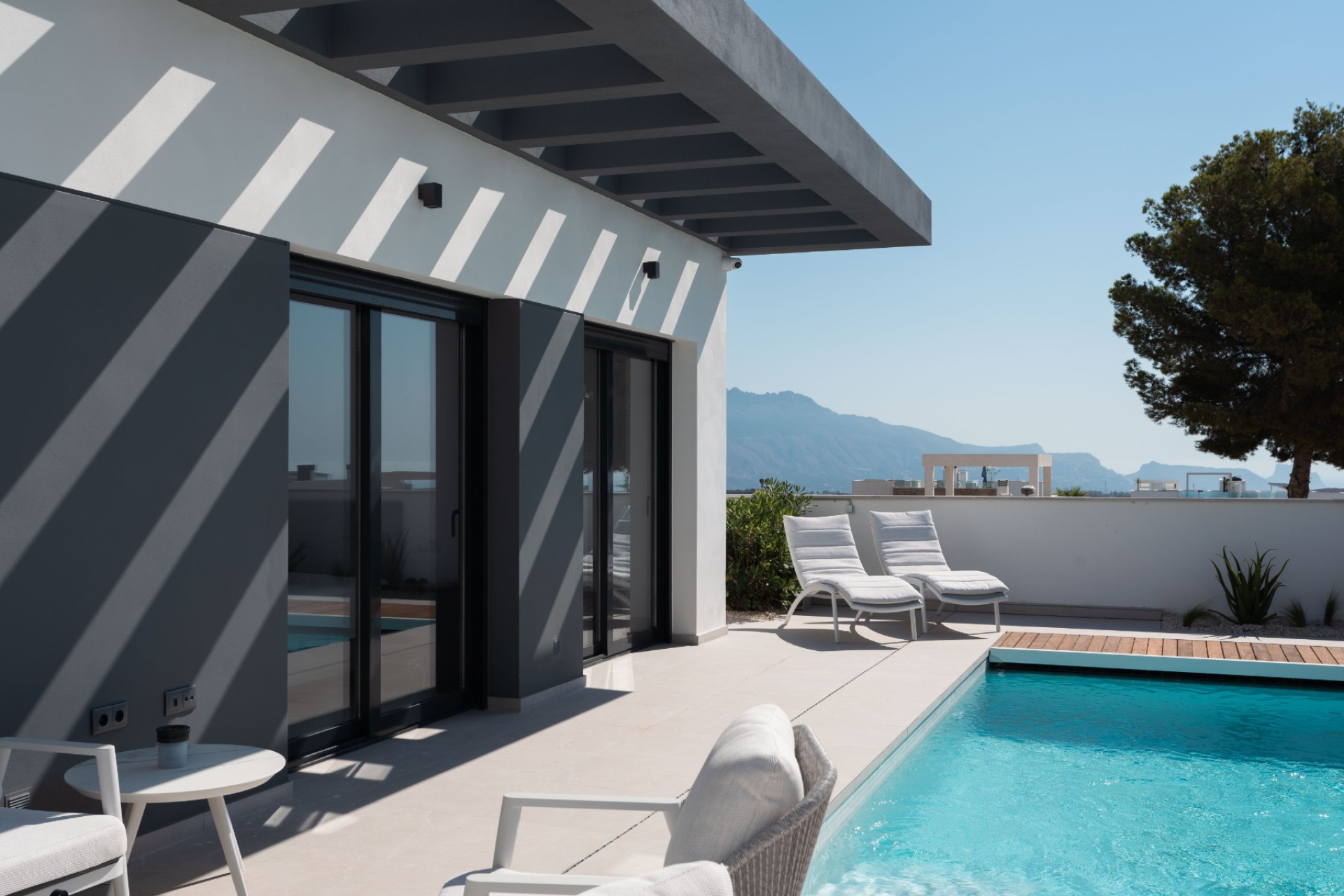 Obra nueva - Villa -
Polop