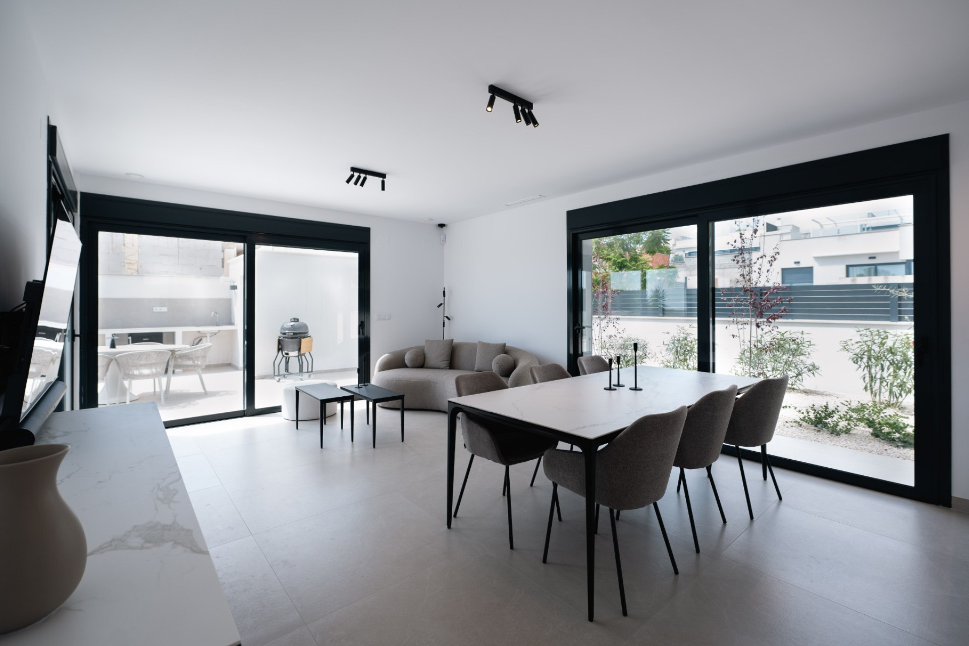 Obra nueva - Villa -
Polop